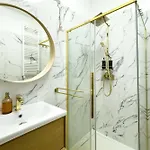 Ans Hanza Tower 21st Floor With View, Swimming Pool, Sauna, Jacuzzi, Viewing Terrace *