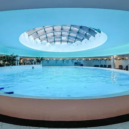 Ans Hanza Tower 21st Floor With View, Swimming Pool, Sauna, Jacuzzi, Viewing Terrace