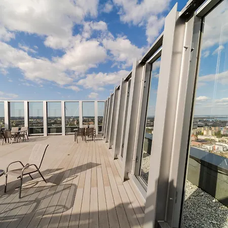 Apartamento Ans Hanza Tower 21st Floor With View, Swimming Pool, Sauna, Jacuzzi, Viewing Terrace *