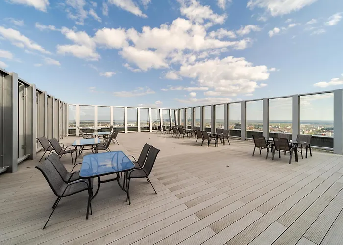 Ans Hanza Tower 21st Floor With View, Swimming Pool, Sauna, Jacuzzi, Viewing Terrace Lägenhet *