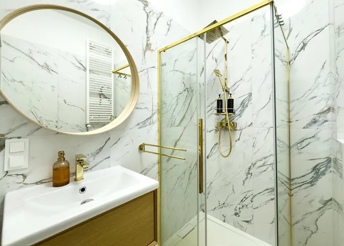 Ans Hanza Tower 21st Floor With View, Swimming Pool, Sauna, Jacuzzi, Viewing Terrace *